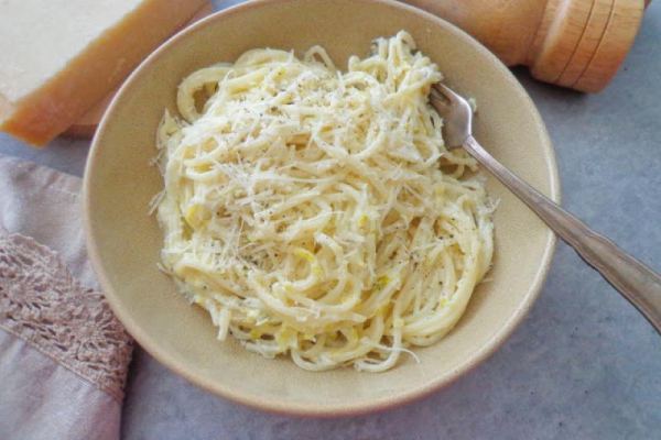 Spaghetti z sosem porowym (Spaghetti alla crema di porri)