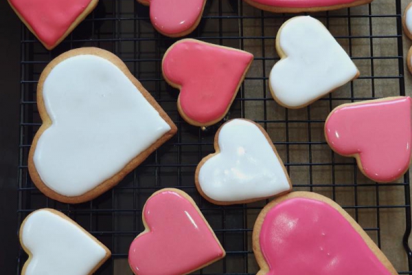 Kruche ciasteczka – serduszka na Walentynki