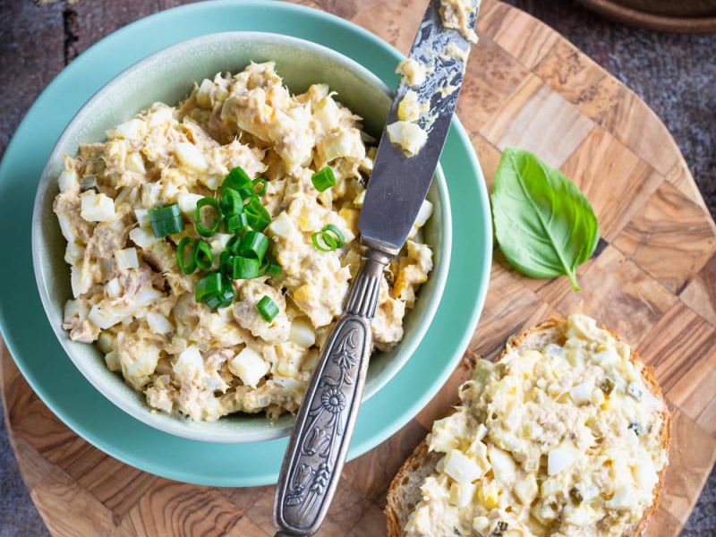 Pasta jajeczna z tuńczykiem
