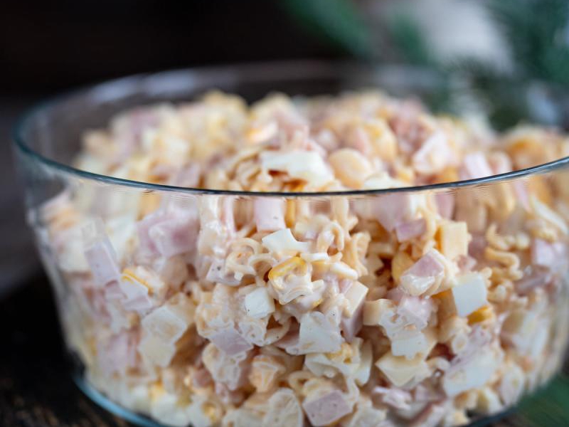 Retro sałatka z zupki chińskiej