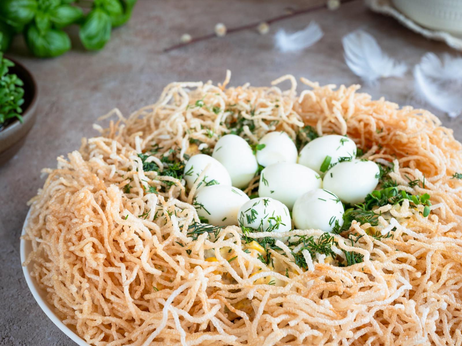 Sałatka „Wielkanocne Gniazdo”