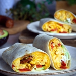 Tortilla z jajecznicą,...