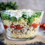 Warstwowa sałatka orzo...