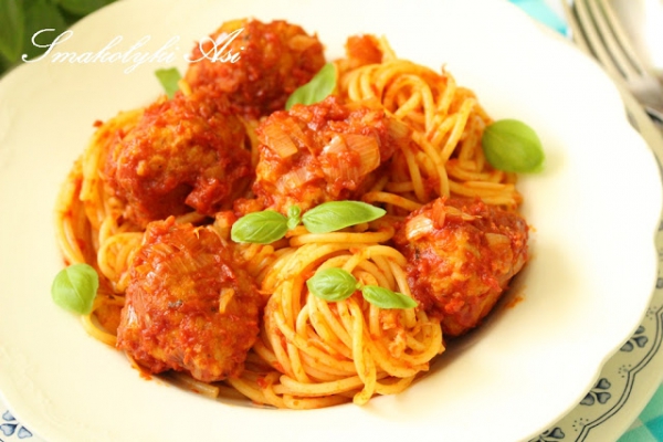 Spaghetti z pulpecikami drobiowymi