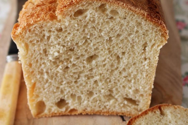 Łatwy chleb na świeżych drożdżach