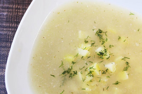 Najlepsza zupa chrzanowa – przepis na zupę z ziemniakami