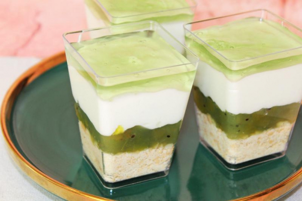 Zielony deser SHREK – pyszny deserek z kilku składników!