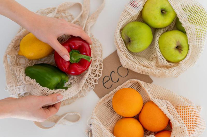 Pakowanie i mrożenie żywności: jak prawidłowo przechowywać owoce, warzywa i zioła?