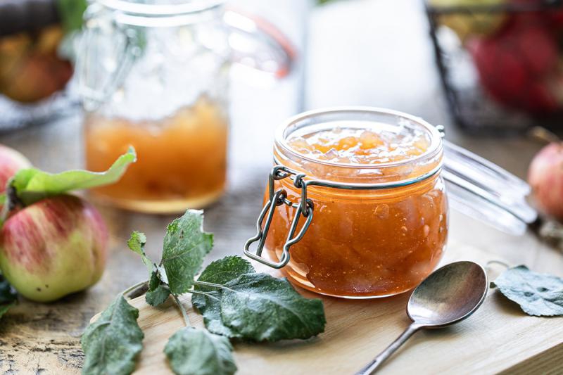 Domowe przetwory jesienne – dynia, jabłka, buraki