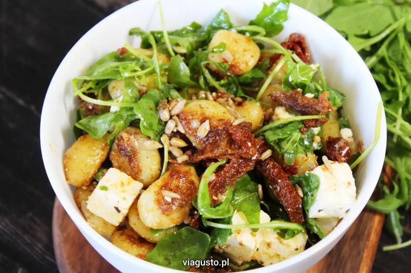 Sałatka z gnocchi