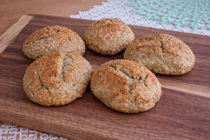 Rustykalne bułeczki orkiszowo-owsiane