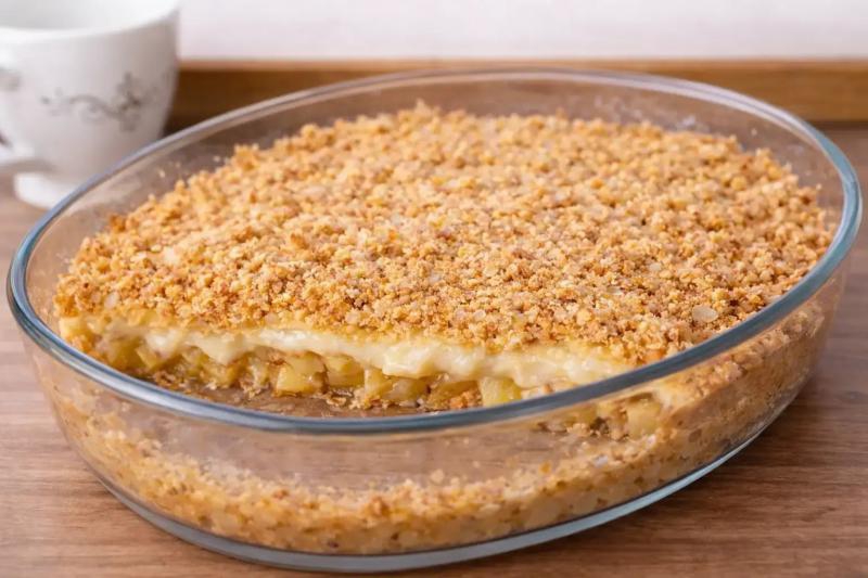 Jabłka pod kruszonką z budyniem