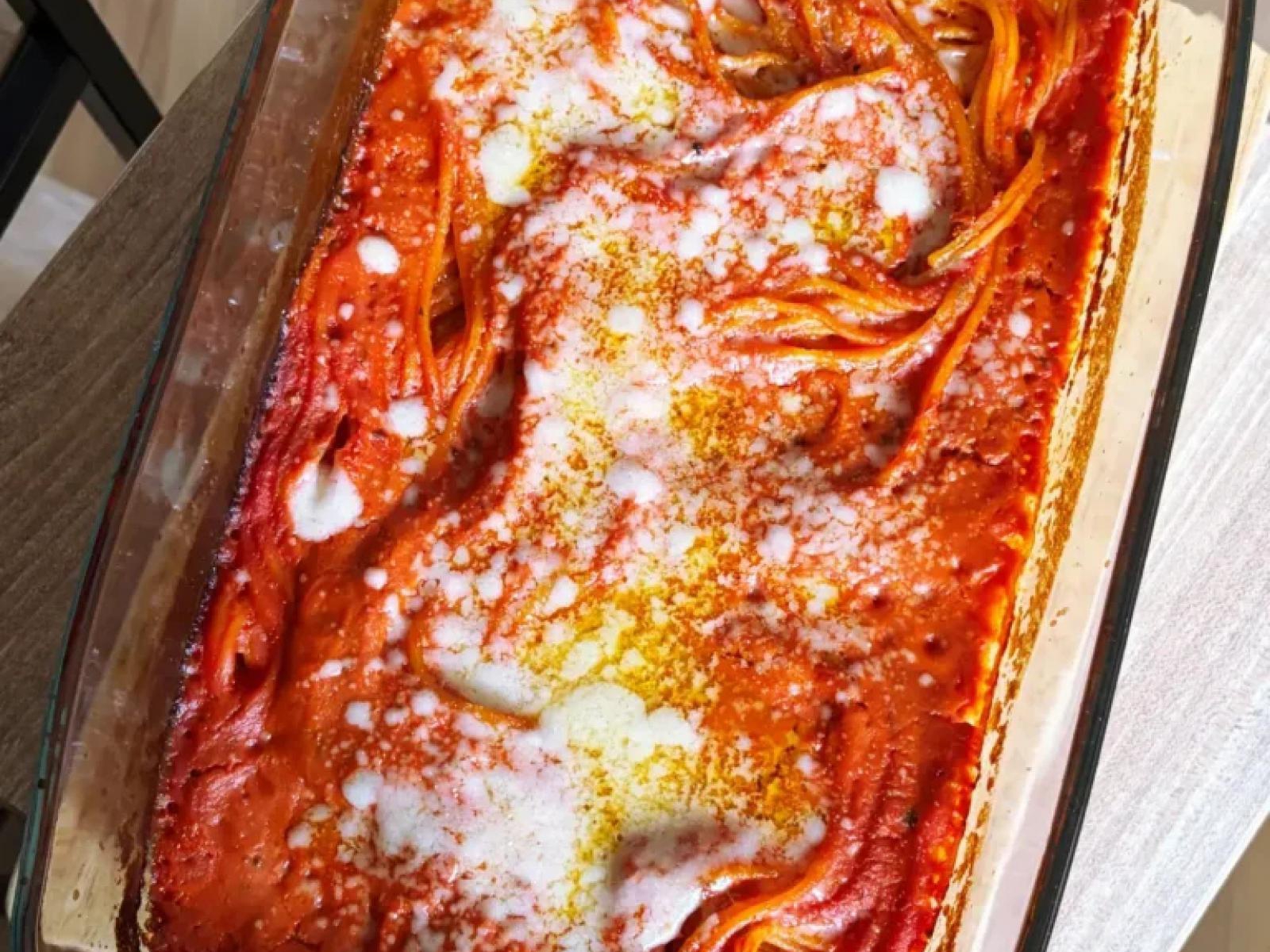 Prosty makaron spaghetti z piekarnika