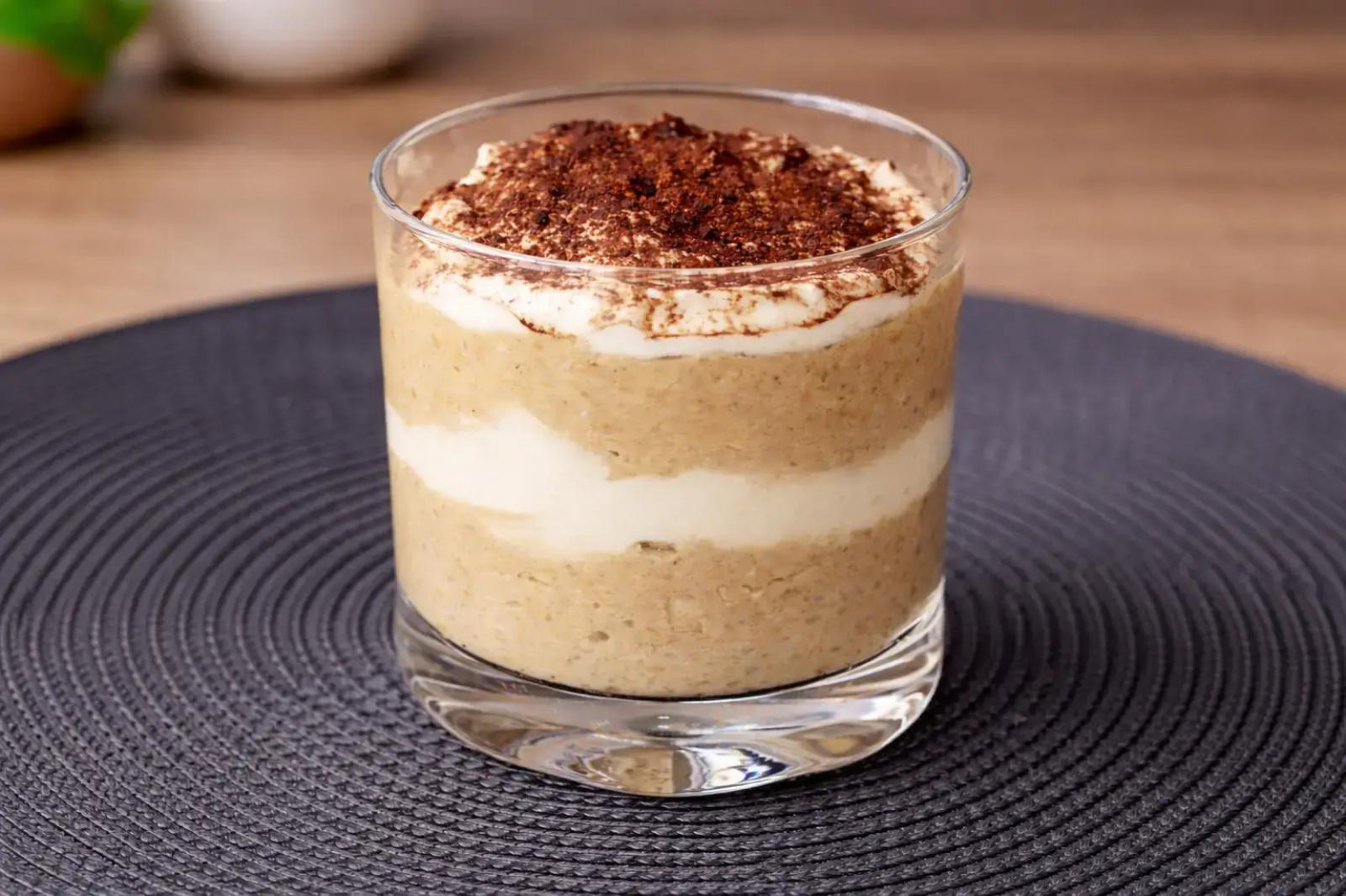 Owsiany deser tiramisu