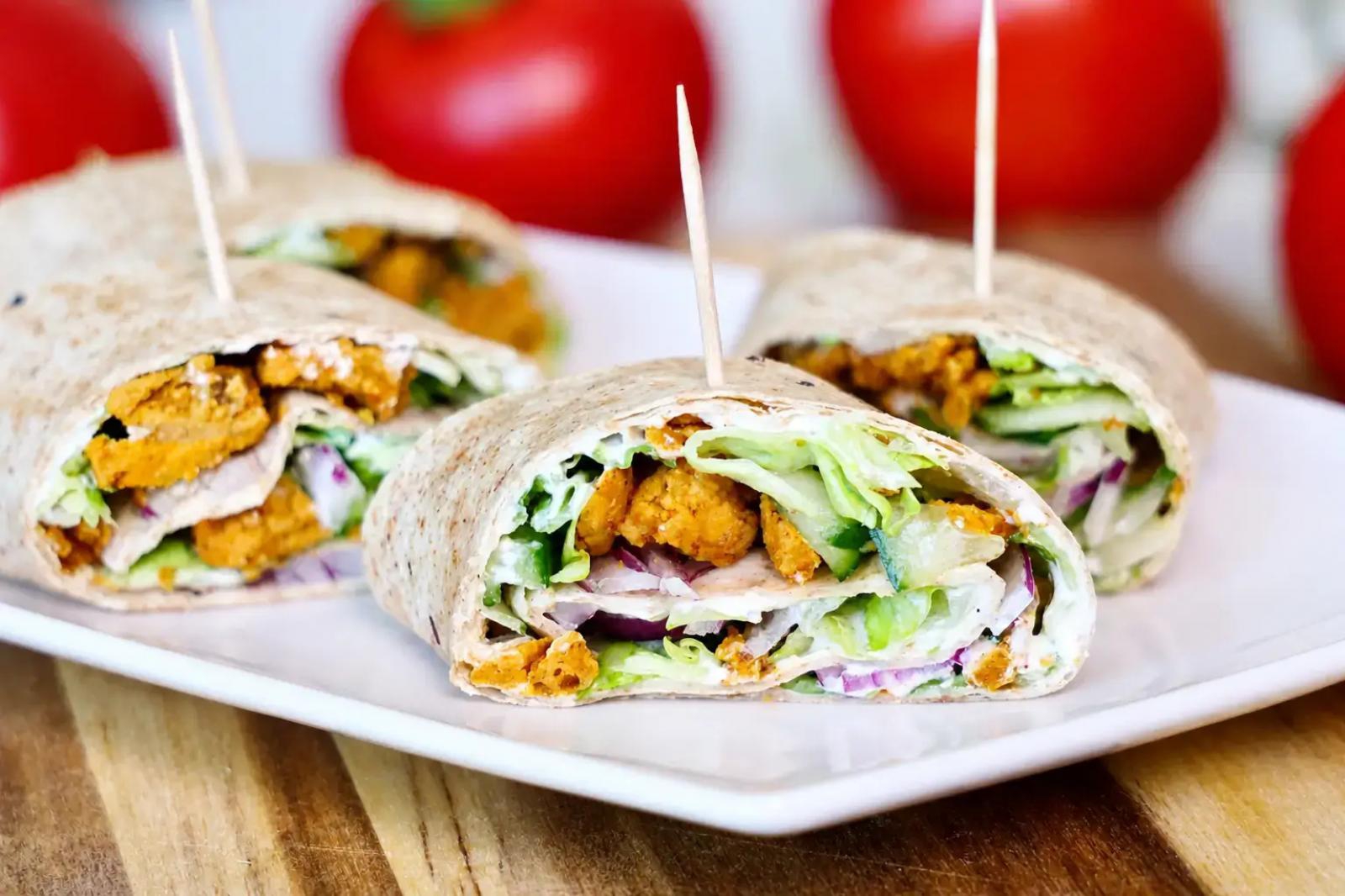 Tortilla z gyrosem – przekąska na zimno