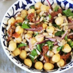 Sałatka z ciecierzycą