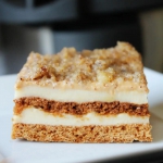 Ciasto miodowe z budyniem