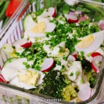 Sałatka wiosenna z...