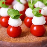 Szaszłyki Caprese