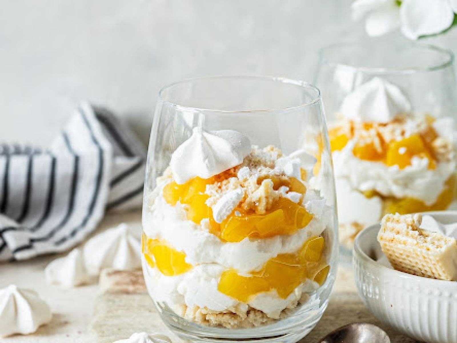 Deser kokosowy z mango