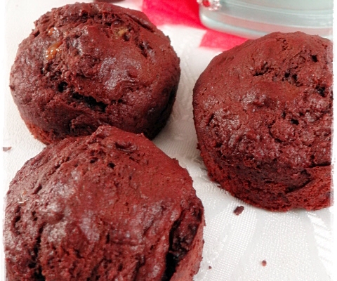 Muffiny czekoladowe z białą czekoladą