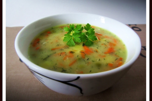 Zupa z Groszkiem Zielonym i Ziemniakami