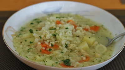 Kapuśniak z kaszą jęczmienną zupa pożywna i prosta jak zrobić