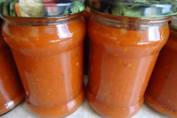 Sos pomidorowy - idealny do gołąbków, spaghetti, czy pulpetów