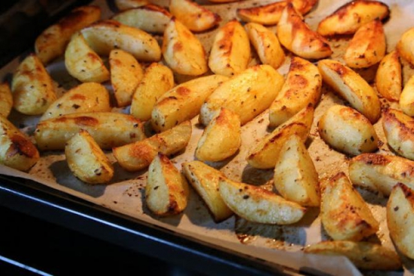 Ziemniaki z piekarnika pychota do obiadu prosty przepis minimum tłuszczu