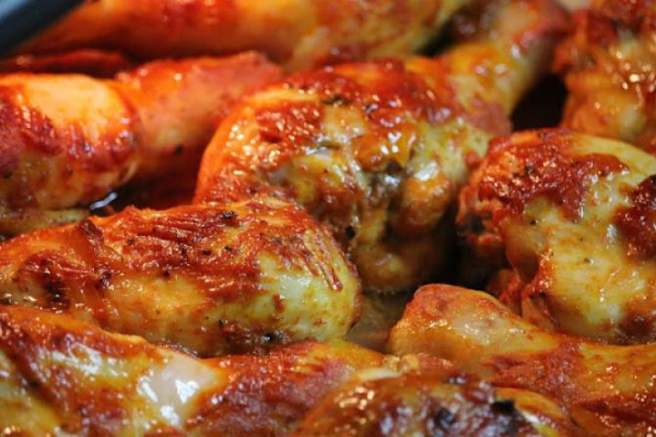 Soczysty  kurczak pieczony w domowym sosie barbecue