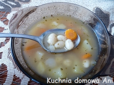 Zupa fasolowa z ziemniakami