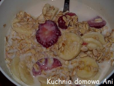 Owsianka bananowo-truskawkowa