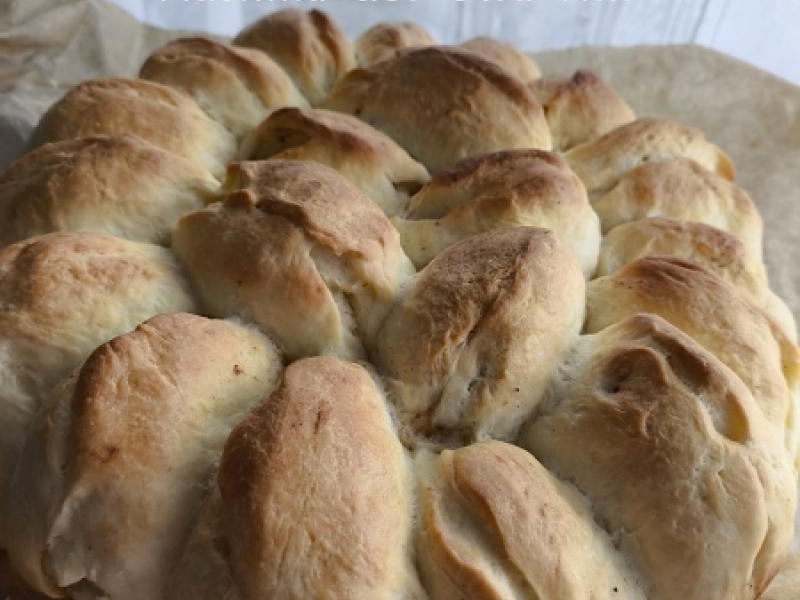 Drożdżowe pierożki z jabłkami do odrywania
