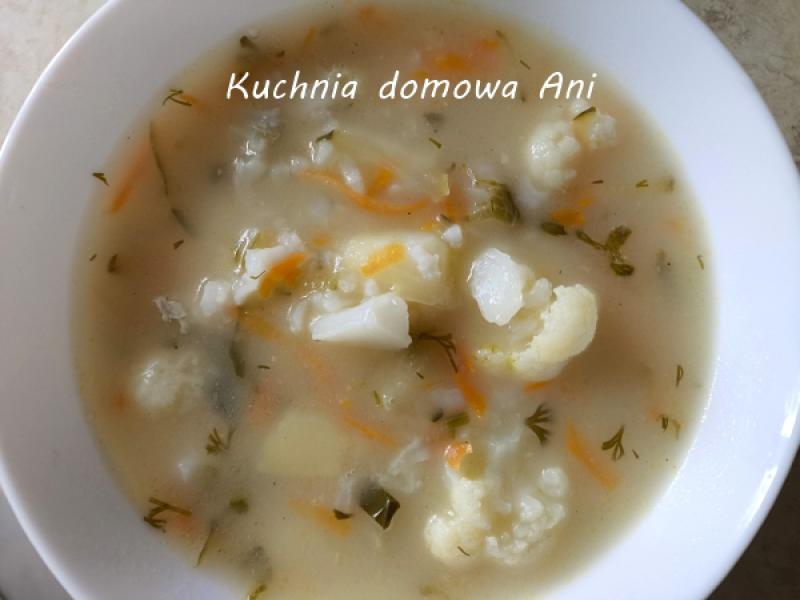 Zupa ogórkowa z kalafiorem