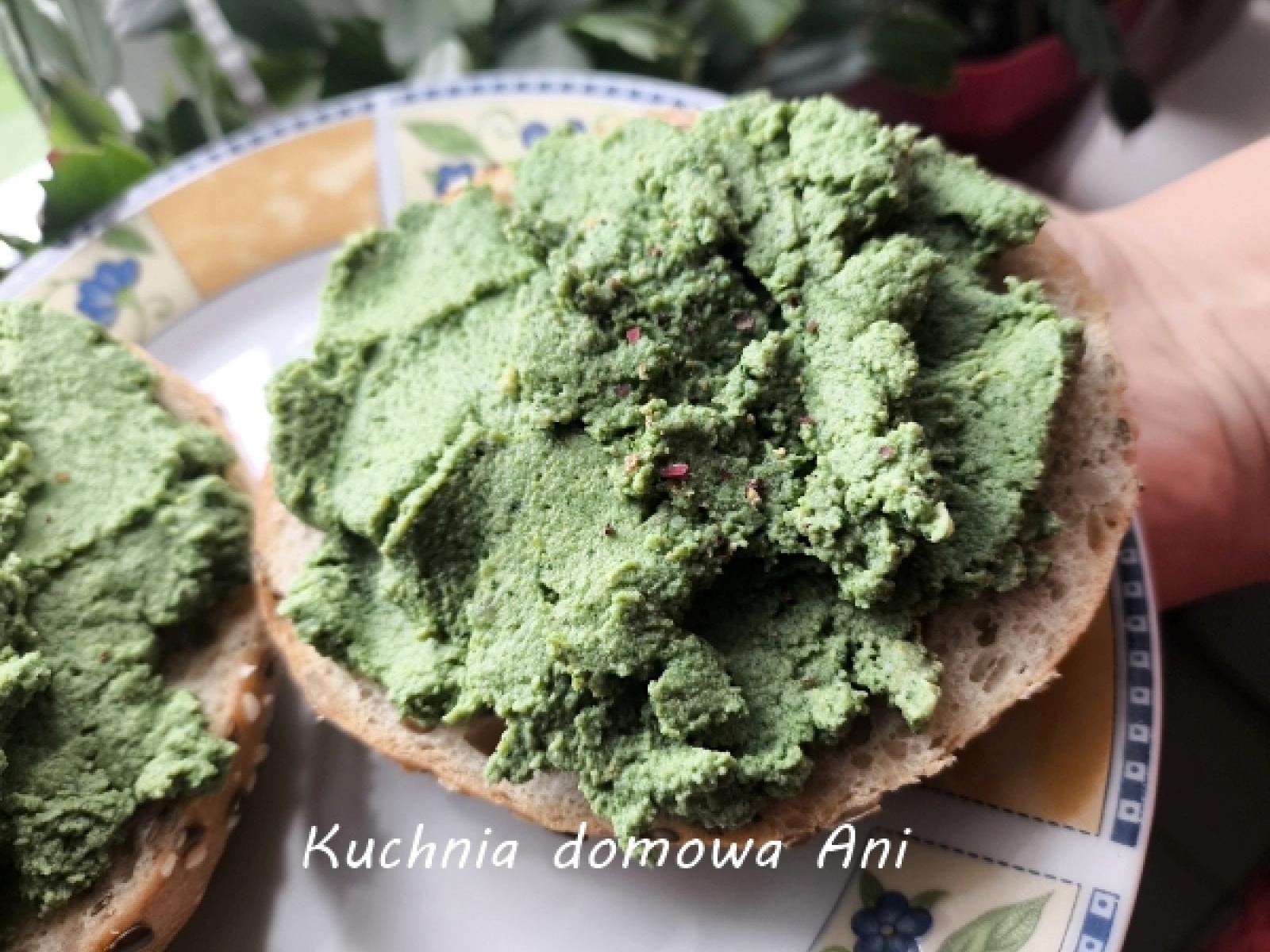 Pasta jajeczna ze szpinakiem