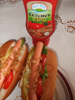 Hot-dogi i ketchup ziołowy Reypol