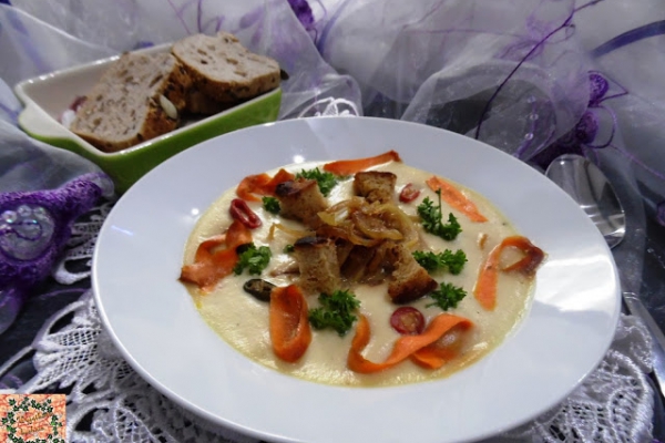 Biała zupa krem (Pietruszka,seler,ziemniaki)