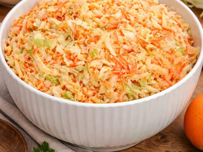 Surówka z kapusty pekińskiej – szybki i prosty przepis