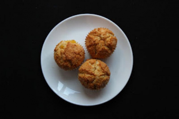 Muffinki pinacolada (z mleczkiem kokosowym, wiórkami i ananasem) - bez laktozy