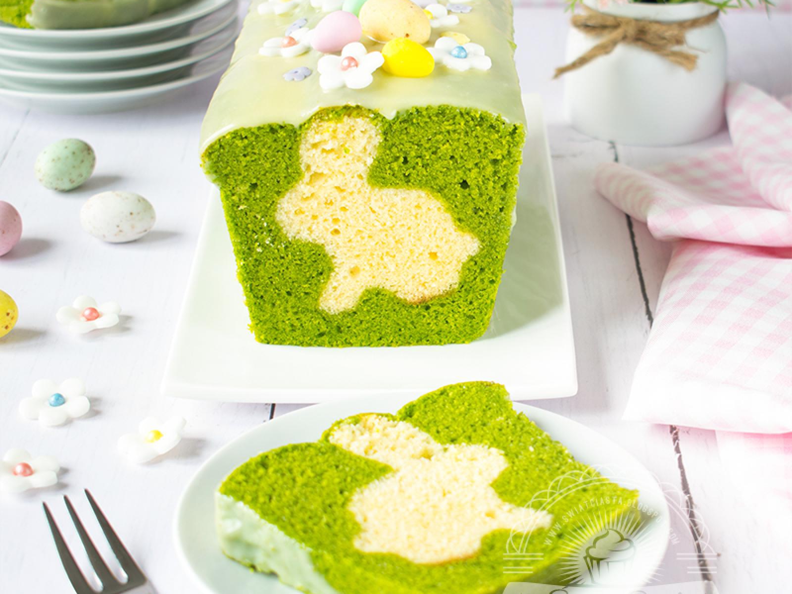 Leśna babka Wielkanocna z zajączkiem