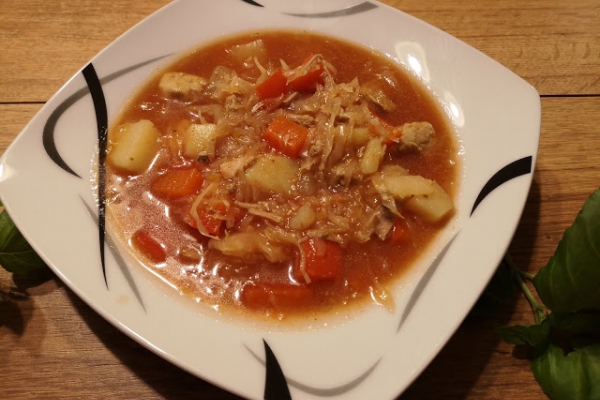 Zupa węgierska z kapustą kiszoną