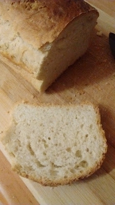 Chleb pszenny z odrobiną oliwy z oliwek