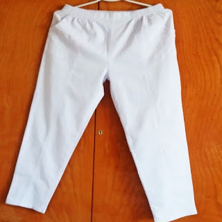 Białe spodnie - idealne na lato