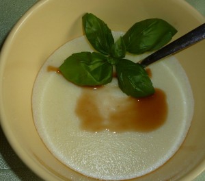 Kaszka manna z sokiem wiśniowym