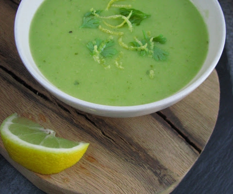 Zielona zupa z pasternakiem z nutą cytryny