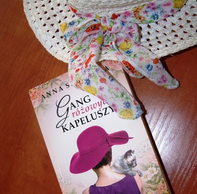 Anna Szczęsna -  Gang różowych kapeluszy