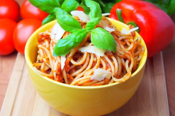 Pomidorowe spaghetti bez mięsa