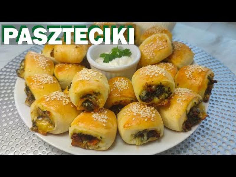 🧂 Paszteciki drożdżowe ze szpinakiem, mozzarellą i suszonymi pomidorami 🍅