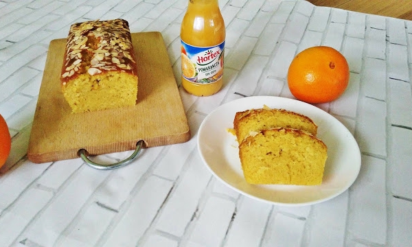22. Ciasto pomarańczowe z sokiem pomarańczowym i migdałami