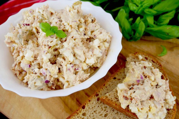 Szybka pasta kanapkowa z tuńczykiem – zrobisz w 15 minut